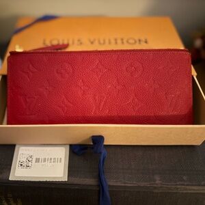 LOUIS VUITTON Adele Wallet
Monogram Empreinte Leather